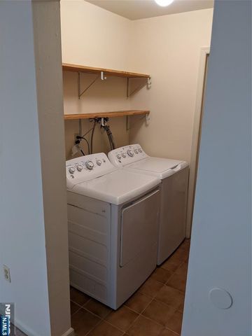 39 1 & 2 Smith, Waldwick, NJ 07463