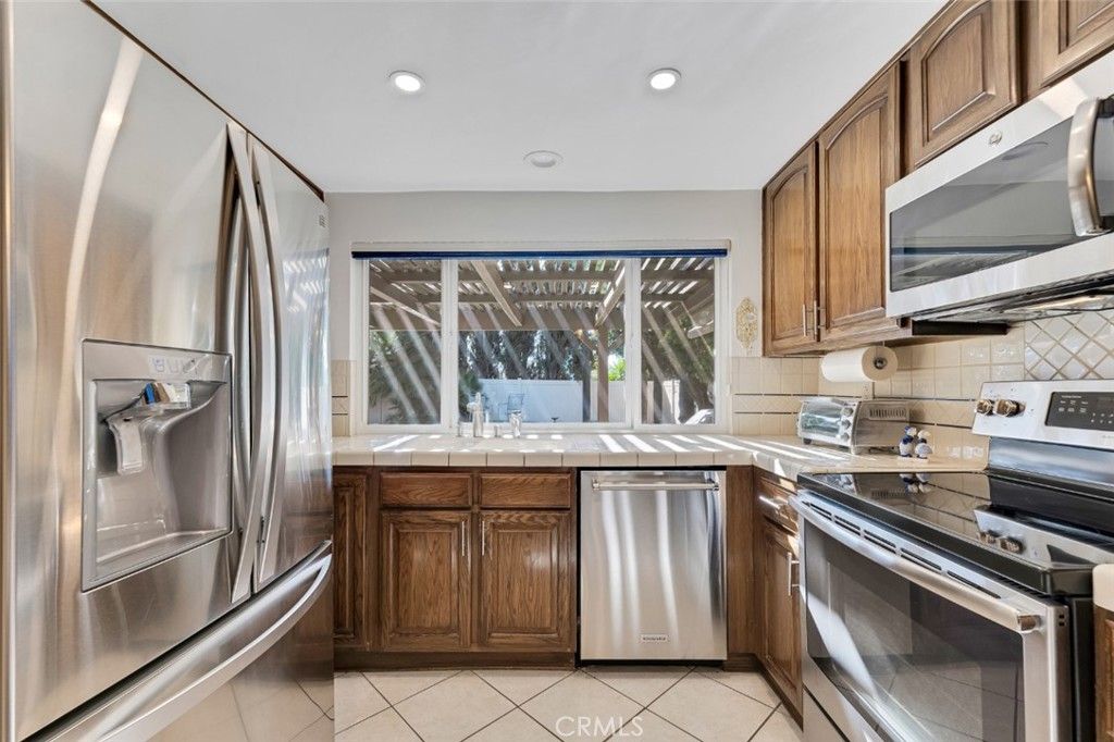 Image 15 of property listing at 20828 Bermuda Street, Chatsworth, CA 91311