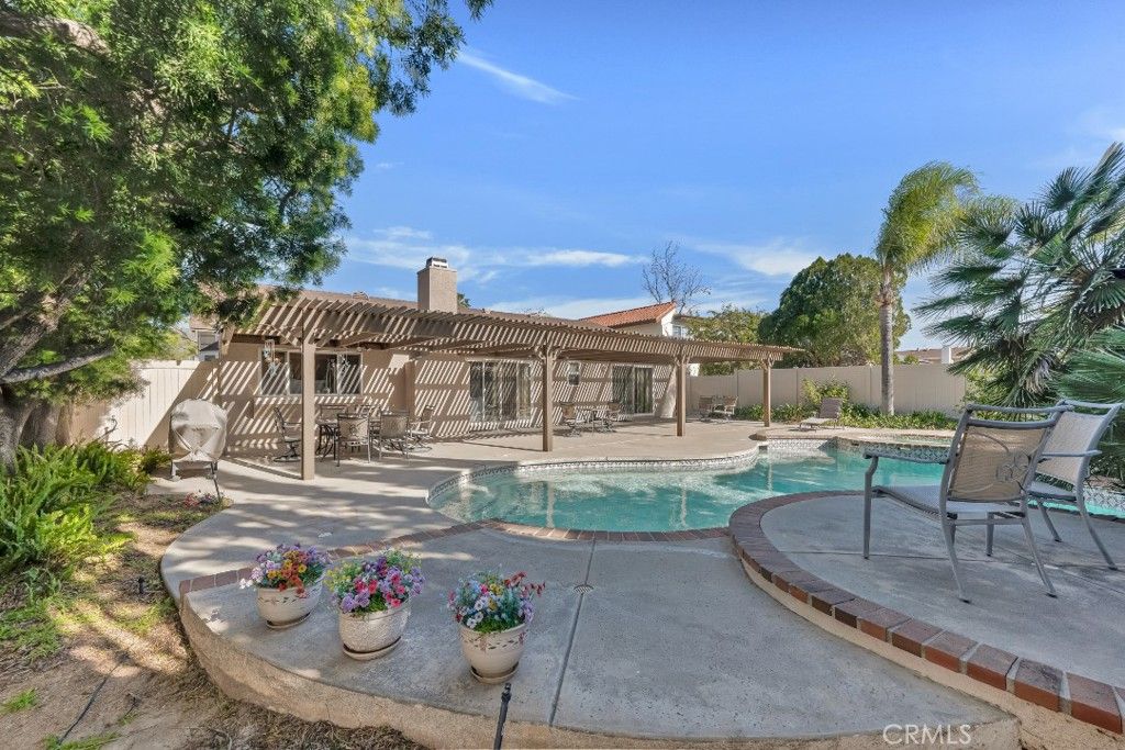Image 34 of property listing at 20828 Bermuda Street, Chatsworth, CA 91311