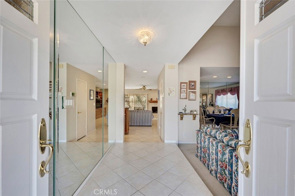 Image 4 of property listing at 20828 Bermuda Street, Chatsworth, CA 91311