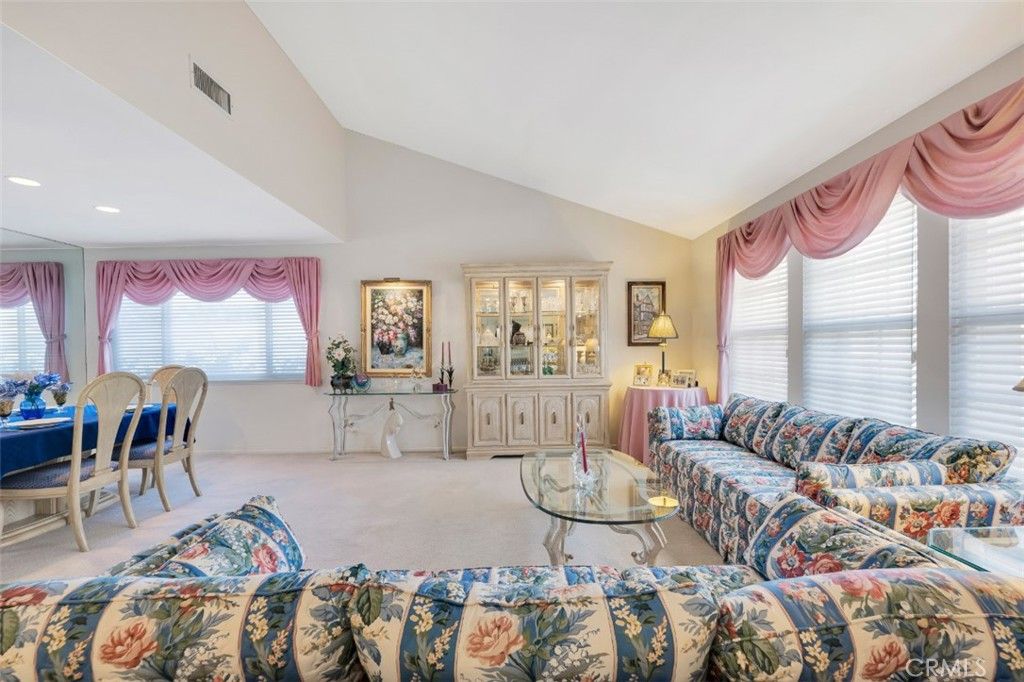 Image 6 of property listing at 20828 Bermuda Street, Chatsworth, CA 91311