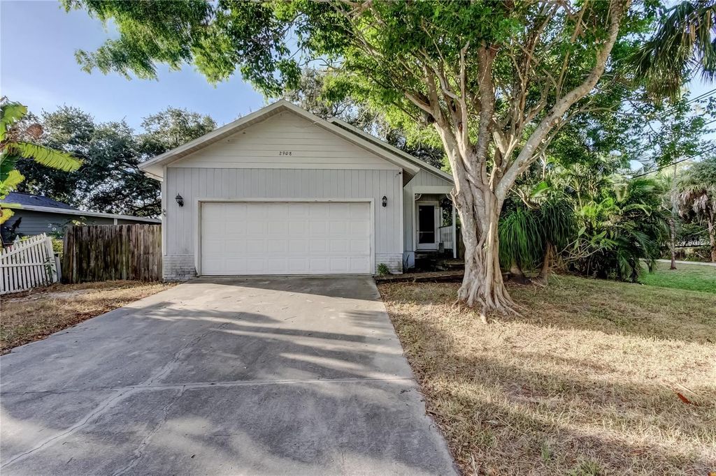 2908 WILLIAMSBURG STREET, Sarasota, FL 34231