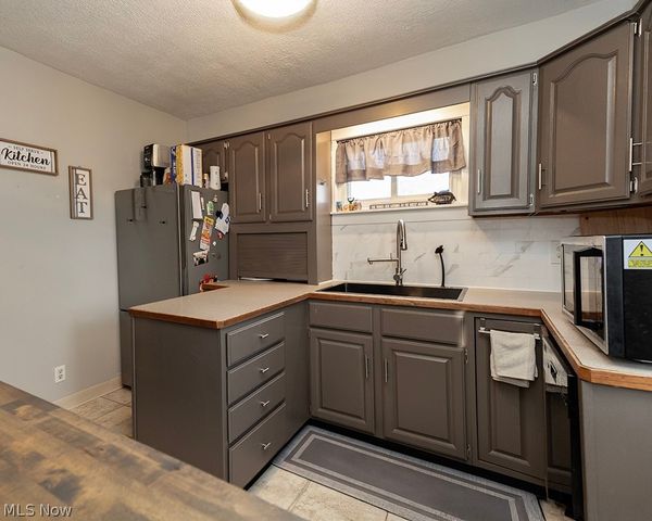 139 Cornell Avenue, Elyria, OH 44035