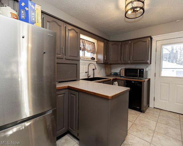 139 Cornell Avenue, Elyria, OH 44035