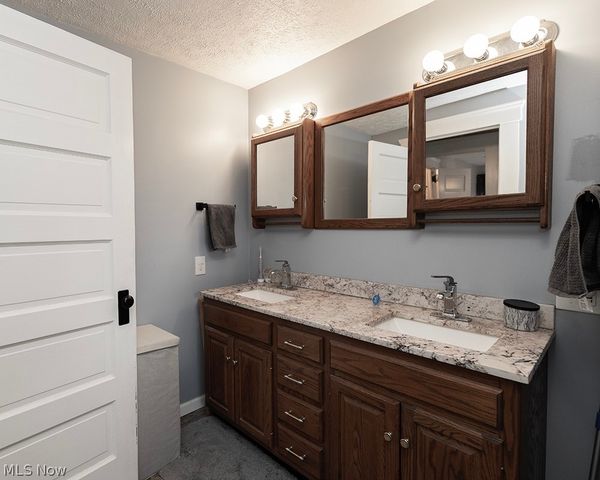 139 Cornell Avenue, Elyria, OH 44035