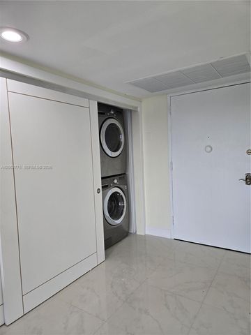 1800 NE 114th Street 911, Miami, FL 33181
