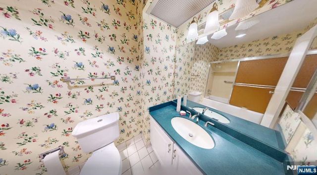300 Winston 210, Cliffside Park, NJ 07010