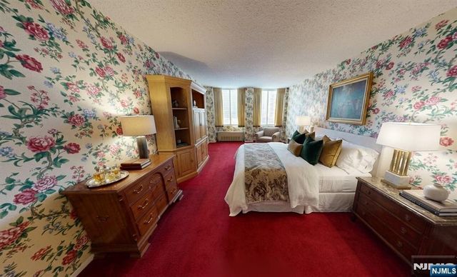 300 Winston 210, Cliffside Park, NJ 07010
