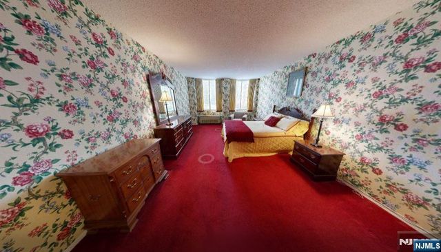 300 Winston 210, Cliffside Park, NJ 07010