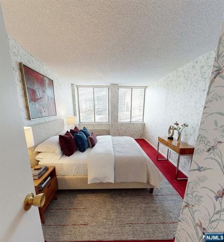 300 Winston 210, Cliffside Park, NJ 07010