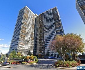 300 Winston 210, Cliffside Park, NJ 07010