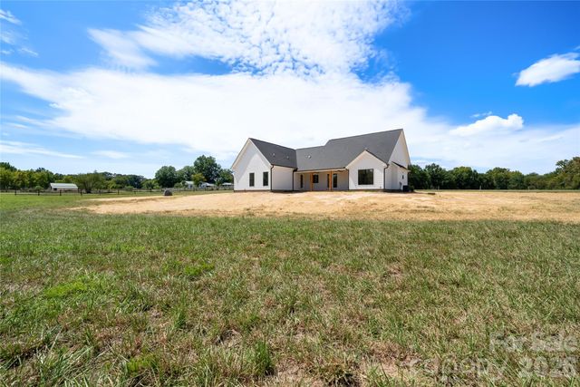 1925 Snyders store Road, Wingate, NC 28174