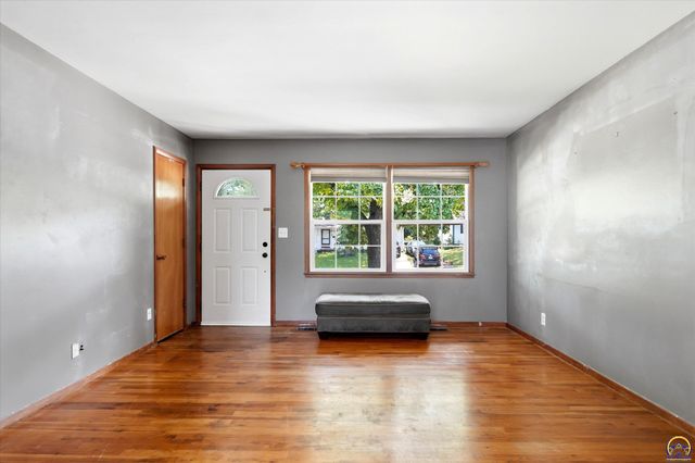 3729 SE Truman AVE, Topeka, KS 66609