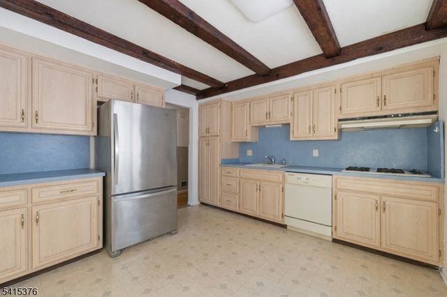 6 Brookside Ave, Mansfield Twp., NJ 07840