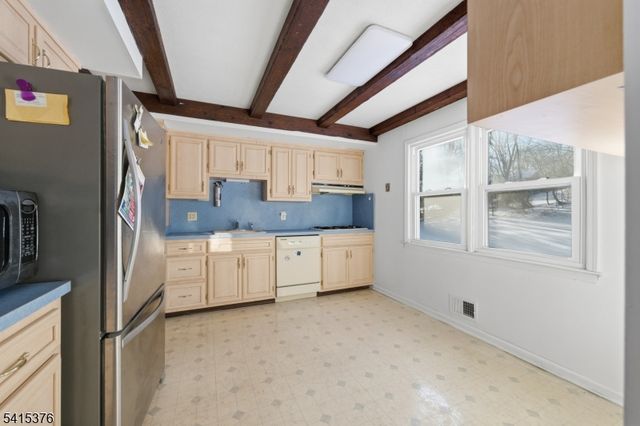 6 Brookside Ave, Mansfield Twp., NJ 07840