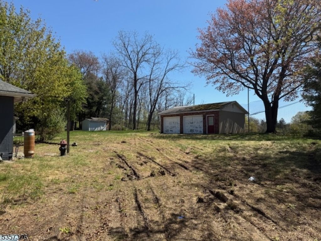 127 E Shore Culver Rd, Frankford Twp., NJ 07826 — photo 4