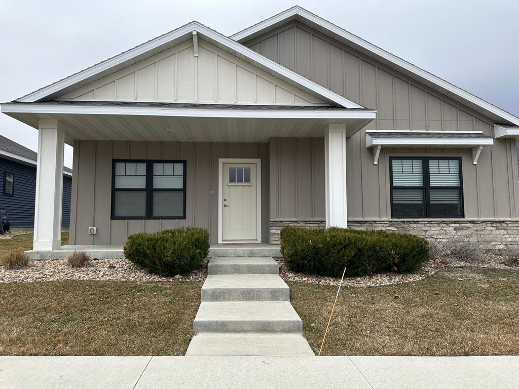 5683 Harvest Moon Boulevard NW, Rochester, MN 55901