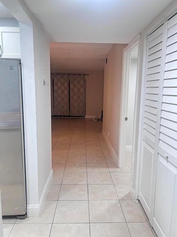7505 NW 5th Place 106, Margate, FL 33063