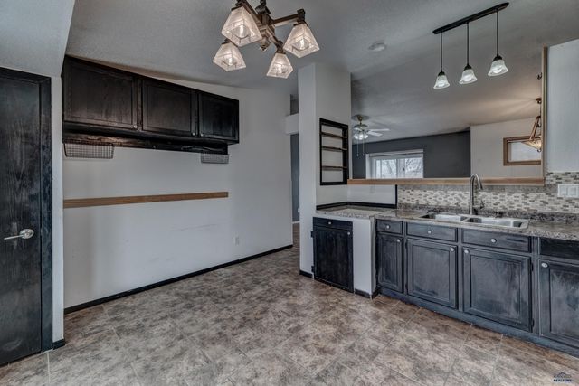 4816 JOHNSTON DR, Rapid City, SD 57703