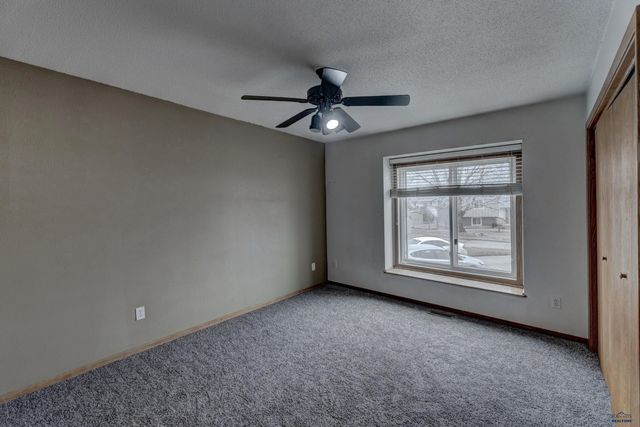 4816 JOHNSTON DR, Rapid City, SD 57703