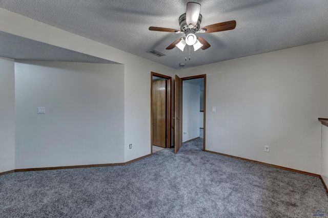 4816 JOHNSTON DR, Rapid City, SD 57703