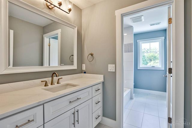 8128 Sycamore Street, Maineville, OH 45039