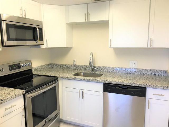 551 SW 135th Avenue 405b, Pembroke Pines, FL 33027