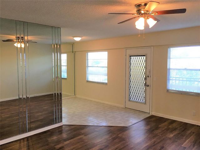 551 SW 135th Avenue 405b, Pembroke Pines, FL 33027