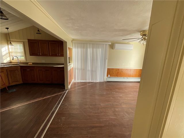 6 Pilgrim Avenue, Coventry, RI 02816