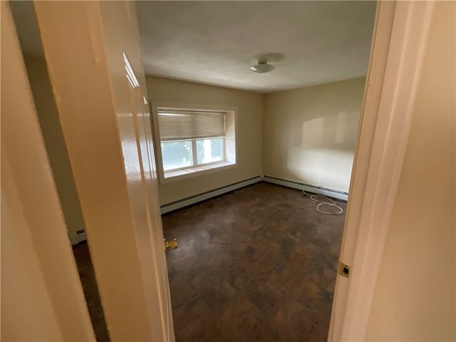 6 Pilgrim Avenue, Coventry, RI 02816