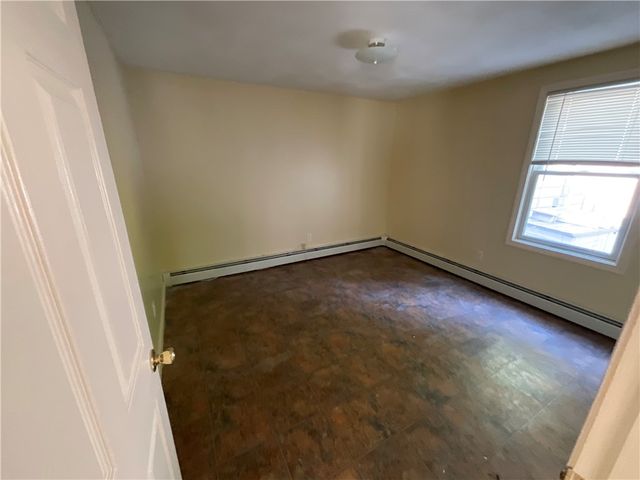 6 Pilgrim Avenue, Coventry, RI 02816