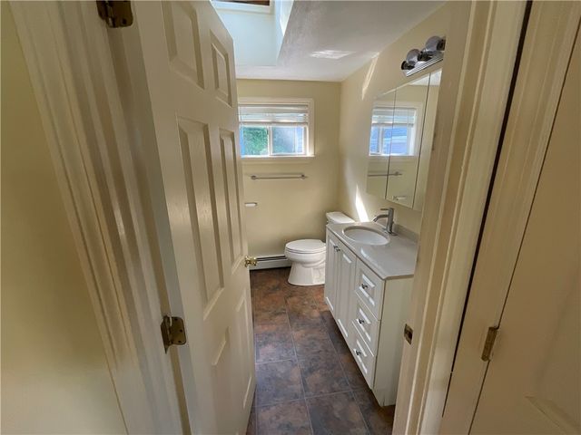 6 Pilgrim Avenue, Coventry, RI 02816