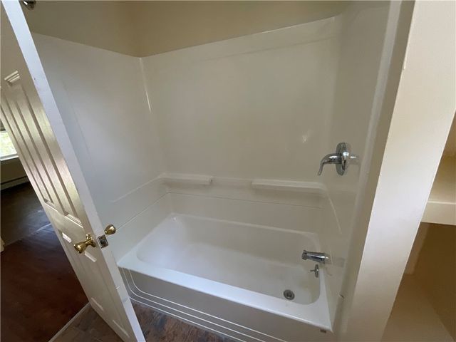 6 Pilgrim Avenue, Coventry, RI 02816