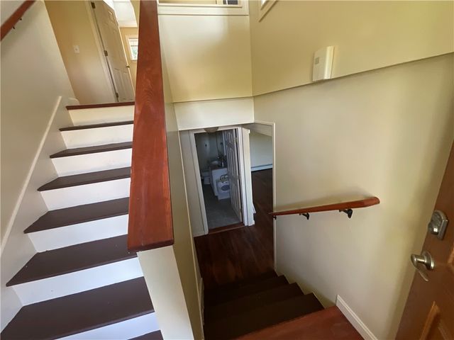 6 Pilgrim Avenue, Coventry, RI 02816