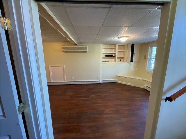 6 Pilgrim Avenue, Coventry, RI 02816