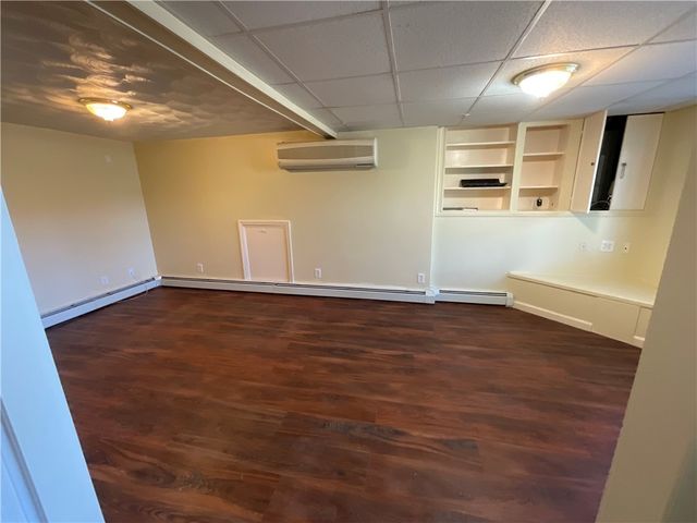 6 Pilgrim Avenue, Coventry, RI 02816