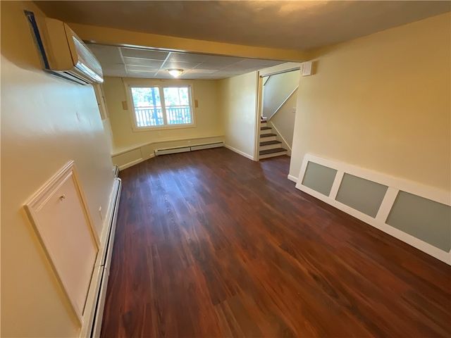 6 Pilgrim Avenue, Coventry, RI 02816