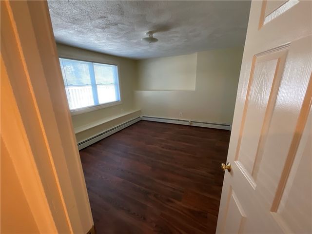 6 Pilgrim Avenue, Coventry, RI 02816