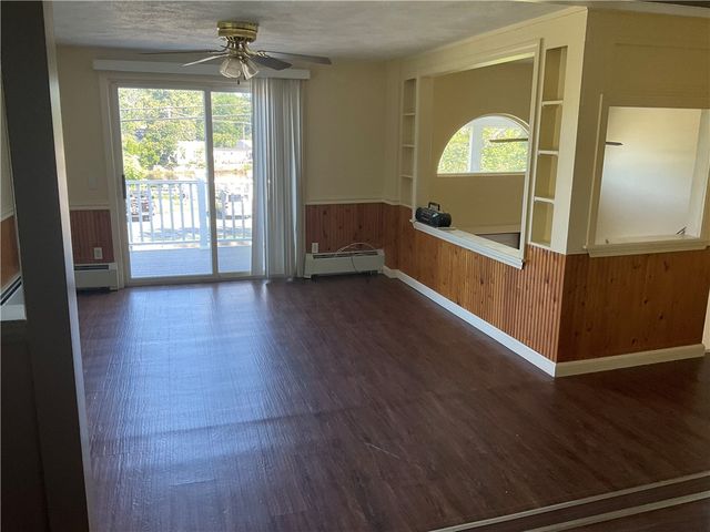 6 Pilgrim Avenue, Coventry, RI 02816