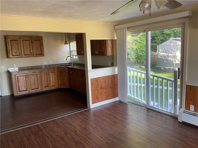 6 Pilgrim Avenue, Coventry, RI 02816