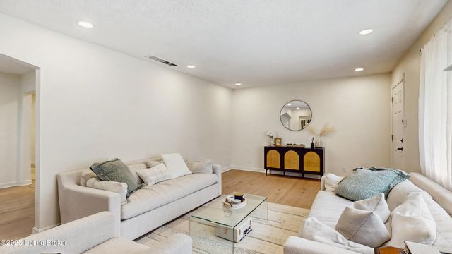 2345 Sycamore Ave, Louisville, KY 40206