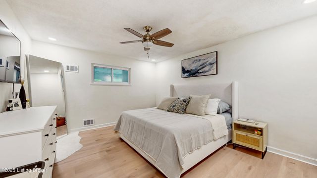 2345 Sycamore Ave, Louisville, KY 40206