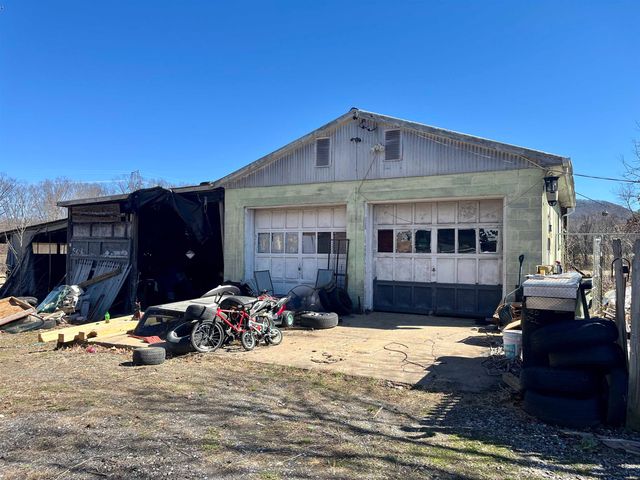 560 DOOMS CROSSING RD, Waynesboro, VA 22980