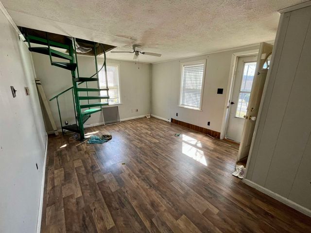 560 DOOMS CROSSING RD, Waynesboro, VA 22980