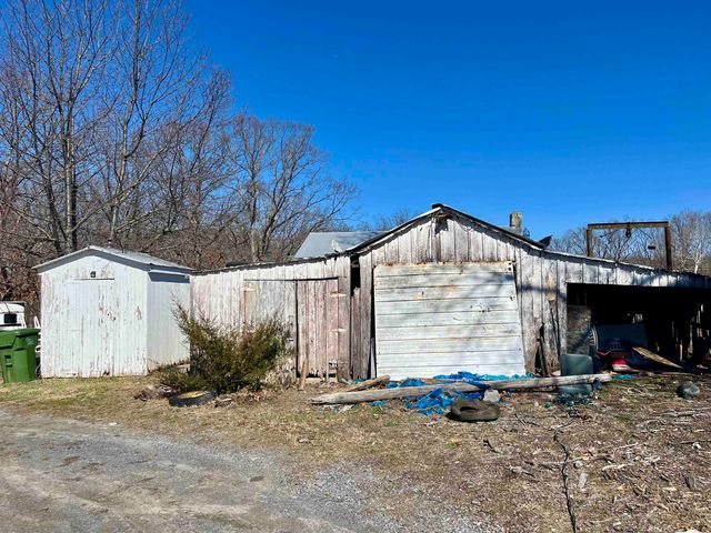 560 DOOMS CROSSING RD, Waynesboro, VA 22980