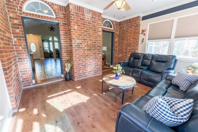 88 Vela Road, Huntsville, TX 77340