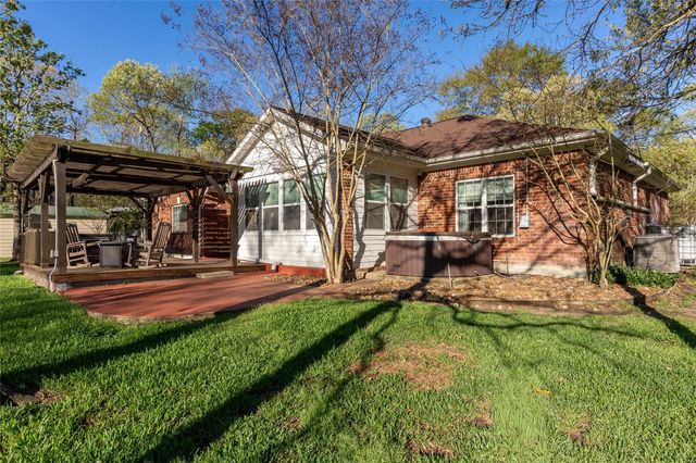 88 Vela Road, Huntsville, TX 77340