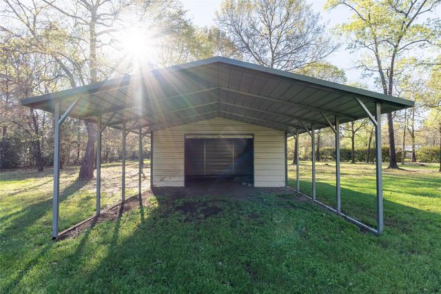 88 Vela Road, Huntsville, TX 77340