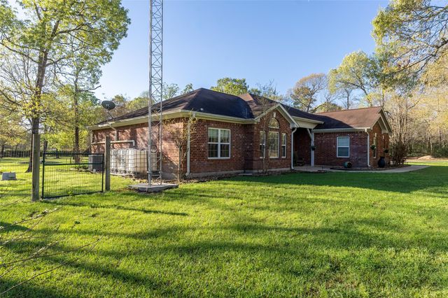 88 Vela Road, Huntsville, TX 77340