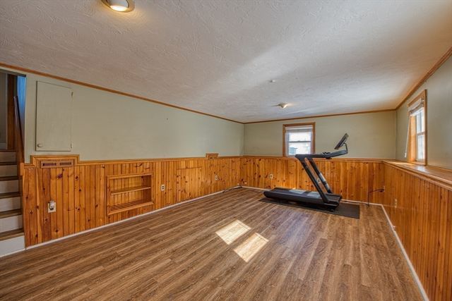 12 Brewster Rd, Randolph, MA 02368